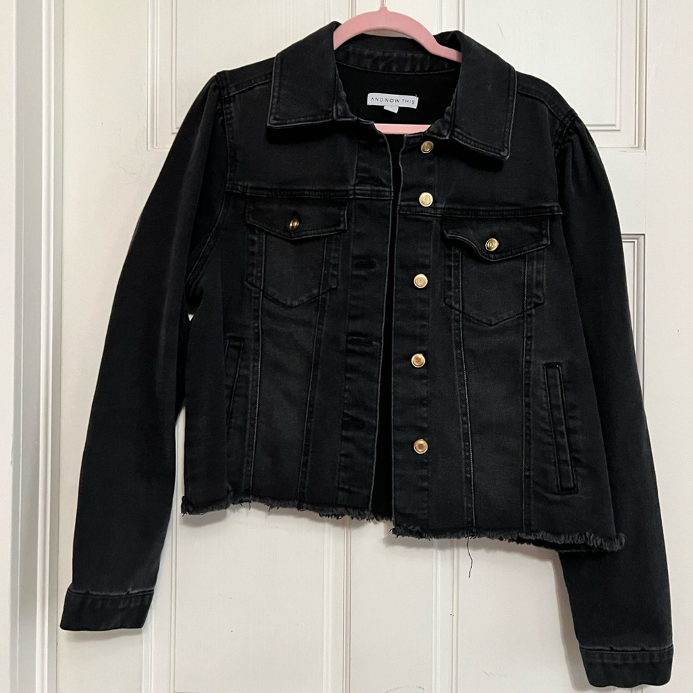 Adorable black Jean jacket with great details.